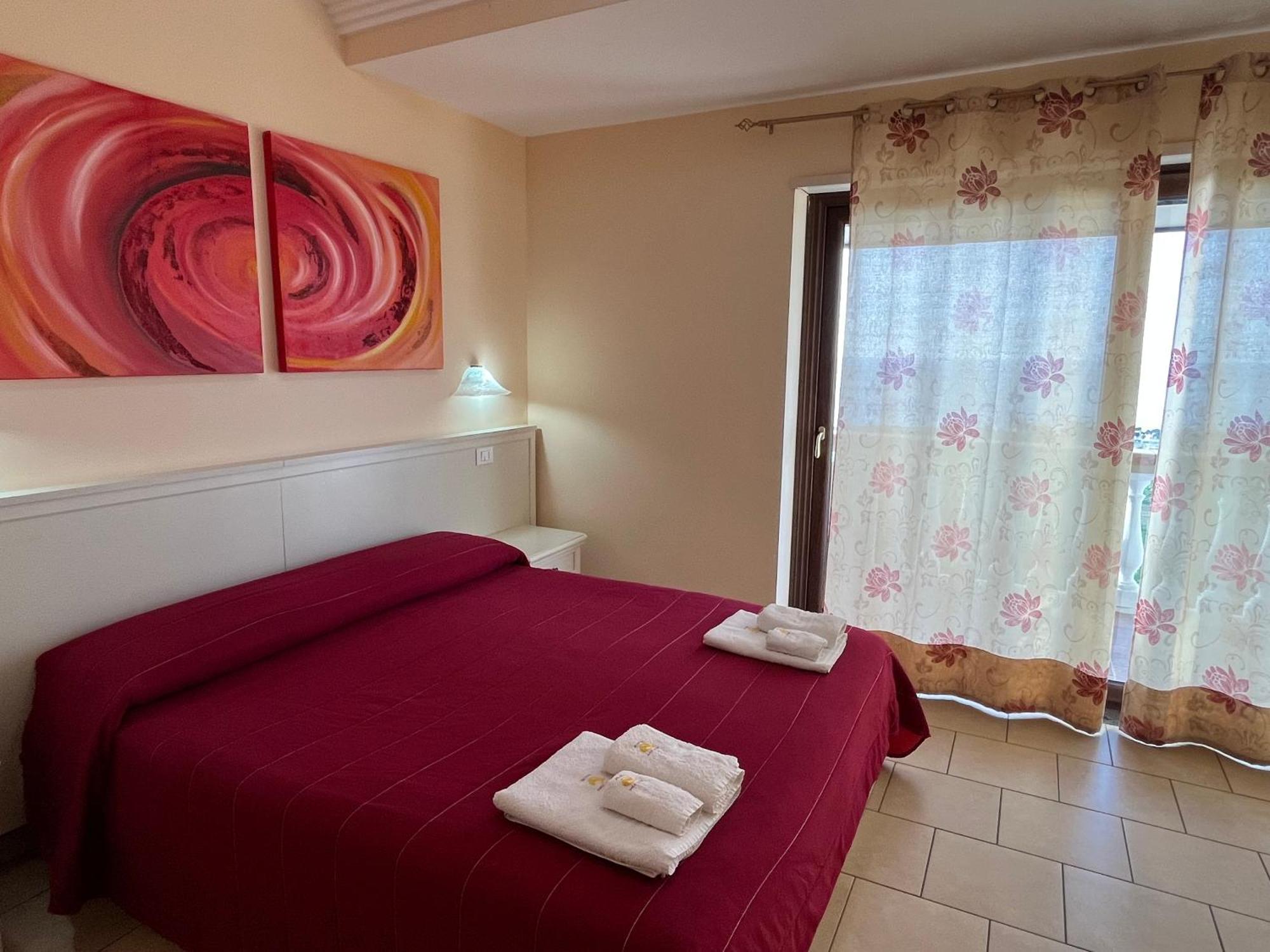 Residenza Domus Aurea Tropea- Vista Mare Hotel Santa Domenica  Exterior photo